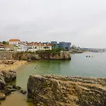 Relaxing Apartment In The Heart Of Cascais